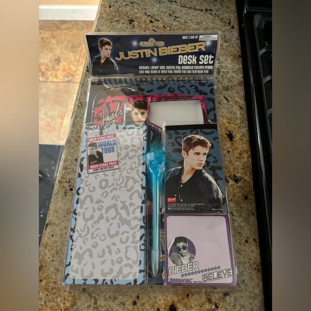 Justin Bieber Stationery Set